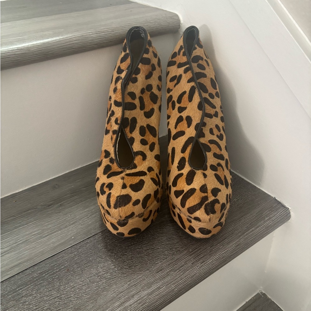 Leopard Print Christian Louboutain size 37 women’s 6.5 us new